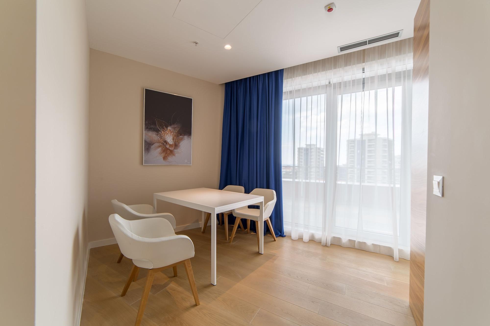 Adria Hotell 4*