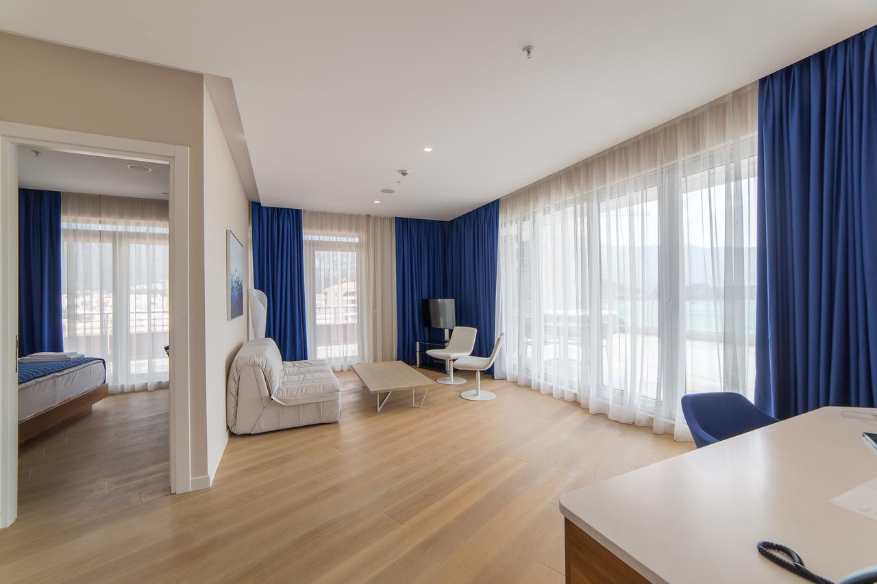Adria Hotell 4*